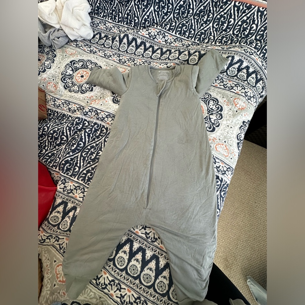 gunamuna sleep sack , barely one